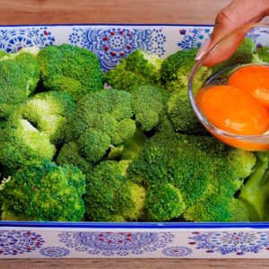 Just a few ingredients! A new way to cook broccoli for breakfast! Easy and delicious recipe!