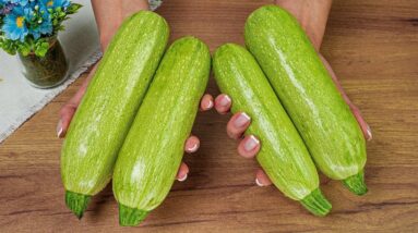 A friend from Spain taught me how to cook zucchini so deliciously! Very tasty! ASMR